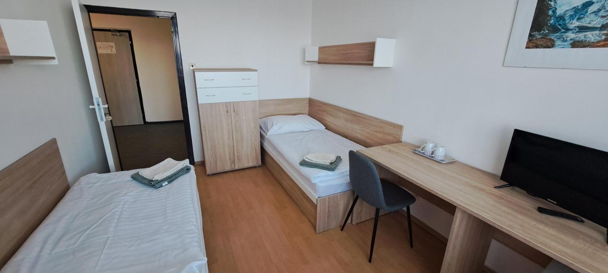 Skolsky Internat Medicka 2 Hotel Kosice Exterior photo