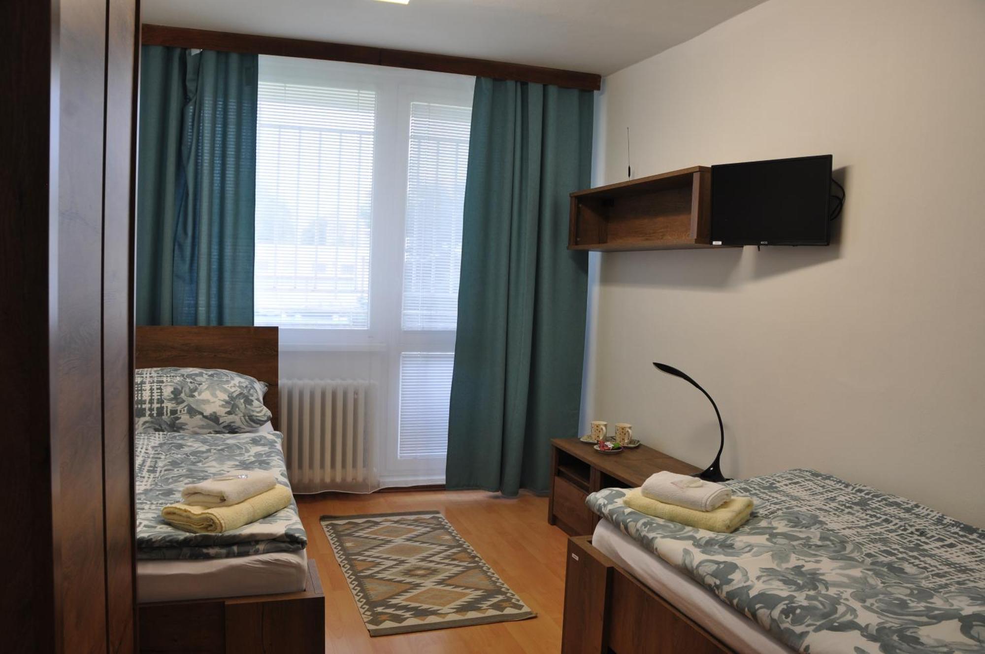 Skolsky Internat Medicka 2 Hotel Kosice Exterior photo