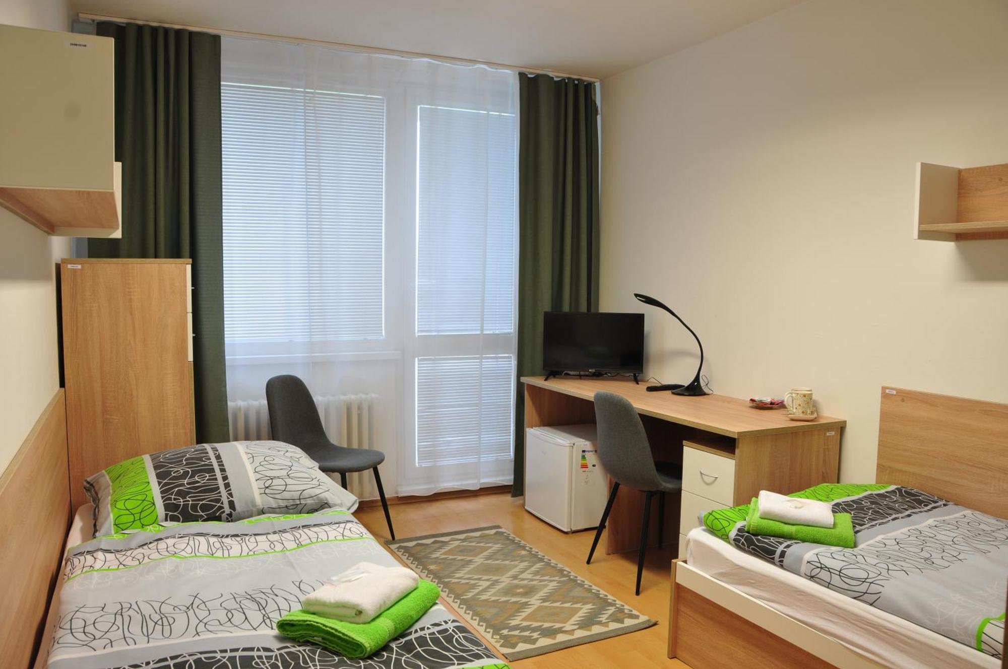 Skolsky Internat Medicka 2 Hotel Kosice Exterior photo
